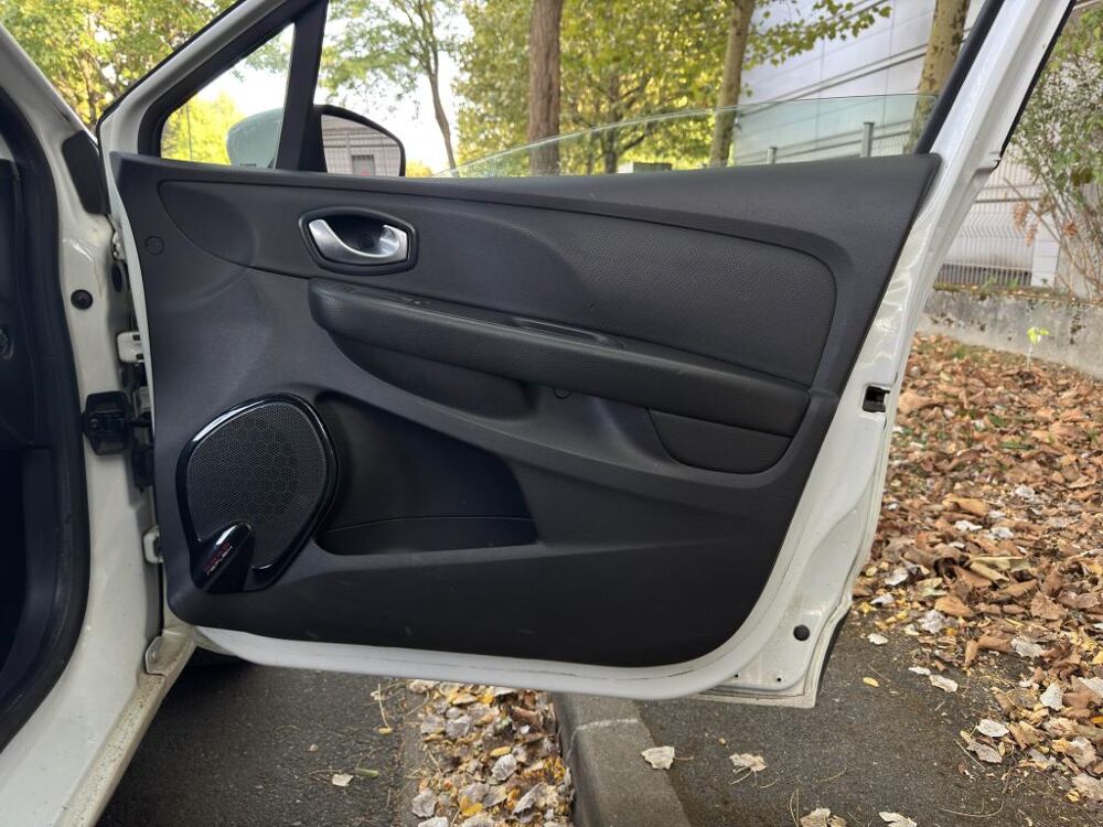 Clio Estate 1.2 Energy TCe - 120 IV ESTATE BREAK Intens PHASE 2 2018 occasion 77185 Lognes
