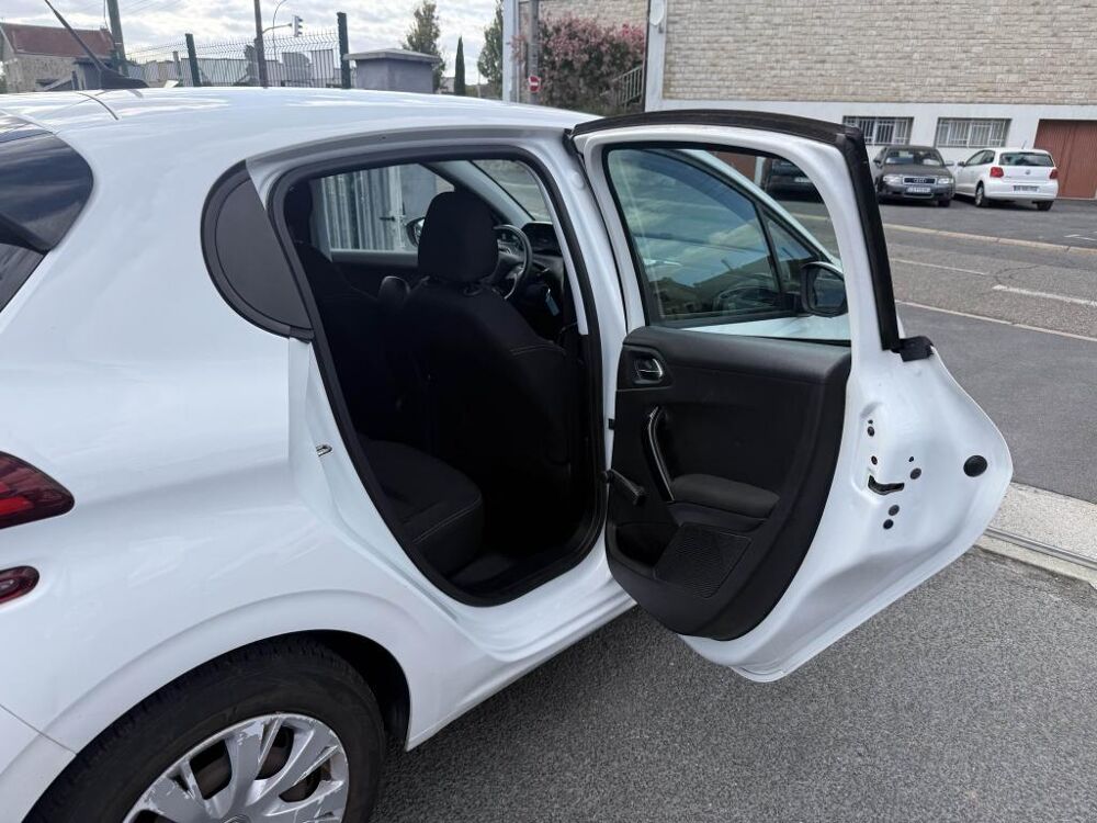 208 1.6 BlueHDi - 100 Allure gps + clim + Radar AR 2016 occasion 19100 Brive-la-Gaillarde