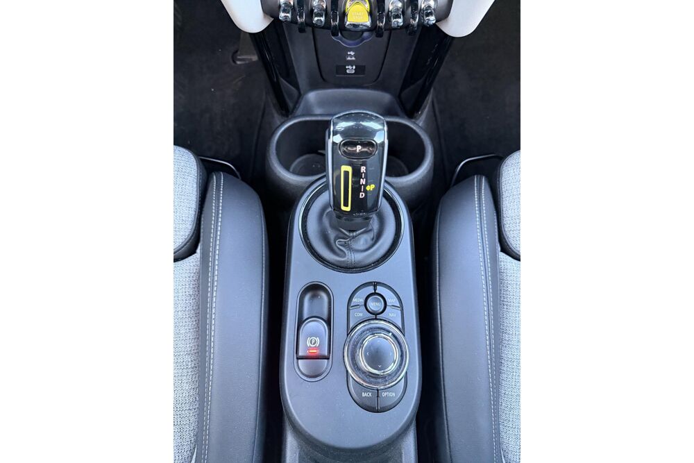 Cooper D Electric - 184 F56 LCI COUPE Cooper SE Electric - CARPLAY - 2021 occasion 78760 Jouars-Pontchartrain