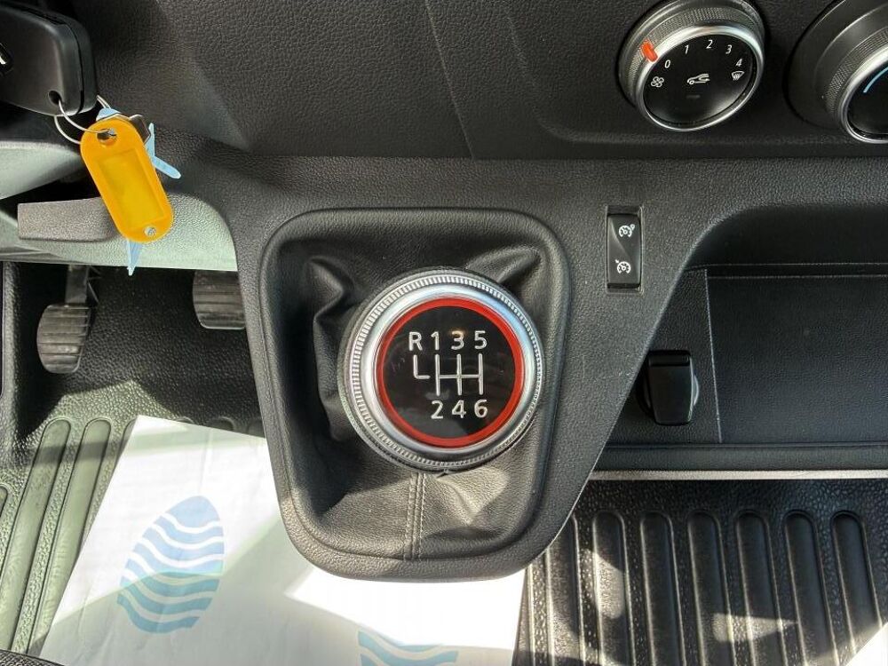 Master Caisse Confort F3300 L2H2 2.3 Energy dCi - 145 CABINE APPROF 2022 occasion 19100 Brive-la-Gaillarde