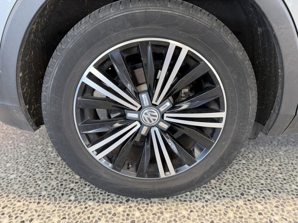 Tiguan 1.4 TSI 150CH ACT CARAT EXCLUSIVE DSG BVA GARANTIE 12 MOIS 2017 occasion 16000 Angoul&ecirc;me