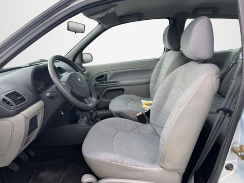 Clio 1.2i 16V II BERLINE Authentique PHASE 2 2004 occasion 06250 Mougins