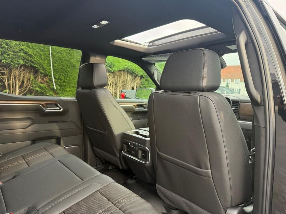 Divers V8 High Country 4WD Crew Cab 420 6,2L EcoTec 2026 occasion 78780 MAURECOURT