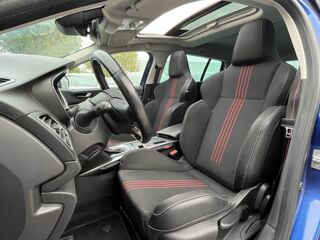 M&eacute;gane Estate BREAK 1.3 TCe RS Line 160CH - BOSE - TOIT - HUD - CAM 2023 occasion 13760 Saint-Cannat