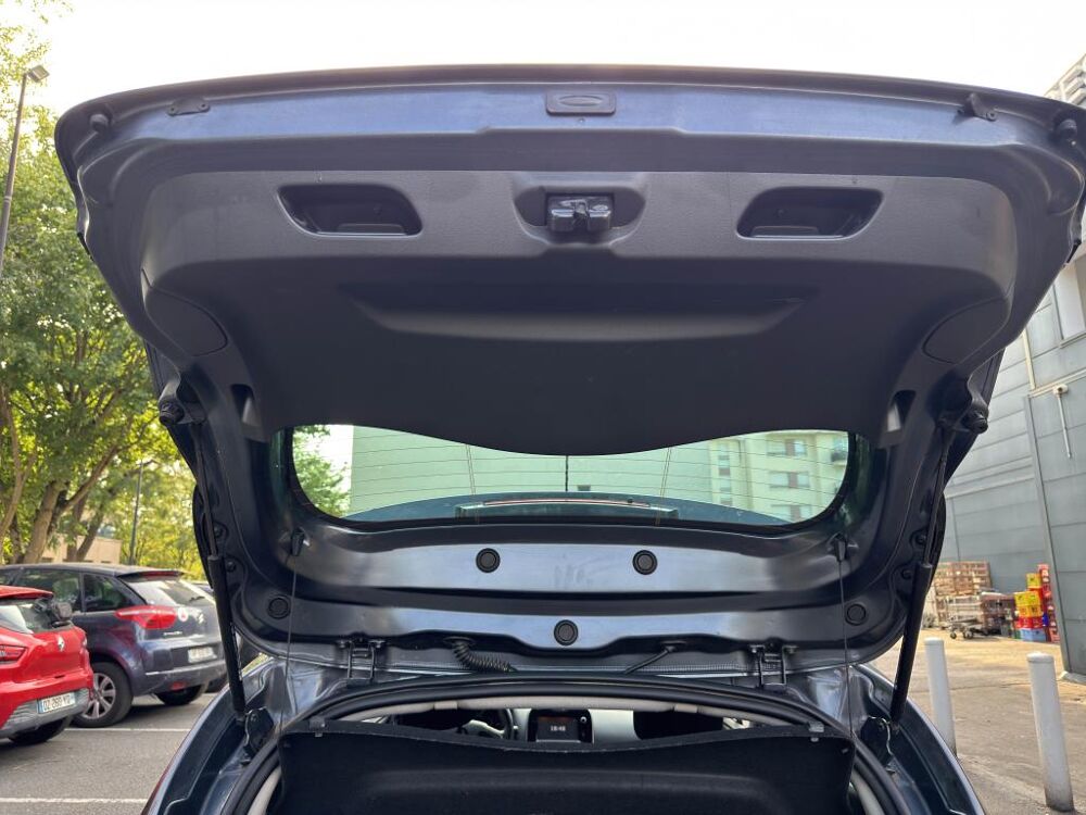Clio 1.2i 16V - 75 IV BERLINE Limited PHASE 2 2018 occasion 77185 Lognes