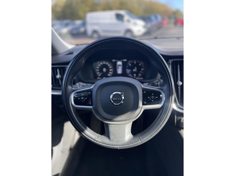 V60 B4 197ch BUSINESS EXECUTIVE MICROHYBRIDE DIESEL GEARTRONIC 8 2020 occasion 44700 Orvault