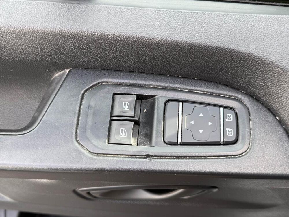 Trafic L1H1 2800 Kg 2.0 Blue dCi - 130 Fourgon Confort TVA RECUPERA 2022 occasion 19100 Brive-la-Gaillarde