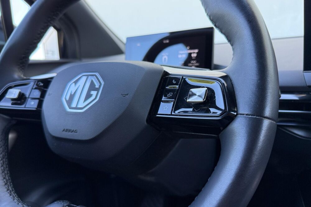 MG4 EV 64KWH 150KW 204CH 2WD LUXURY 2023 occasion 38550 Clonas-sur-Var&egrave;ze