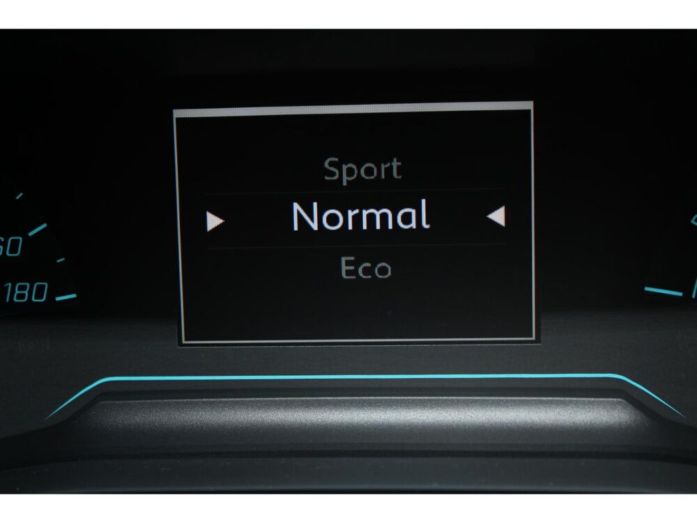 208 Electrique Active 2019 - 136CH- Suivi complet - Premi&egrave;re Ma 2020 occasion 95340 Bernes-sur-Oise