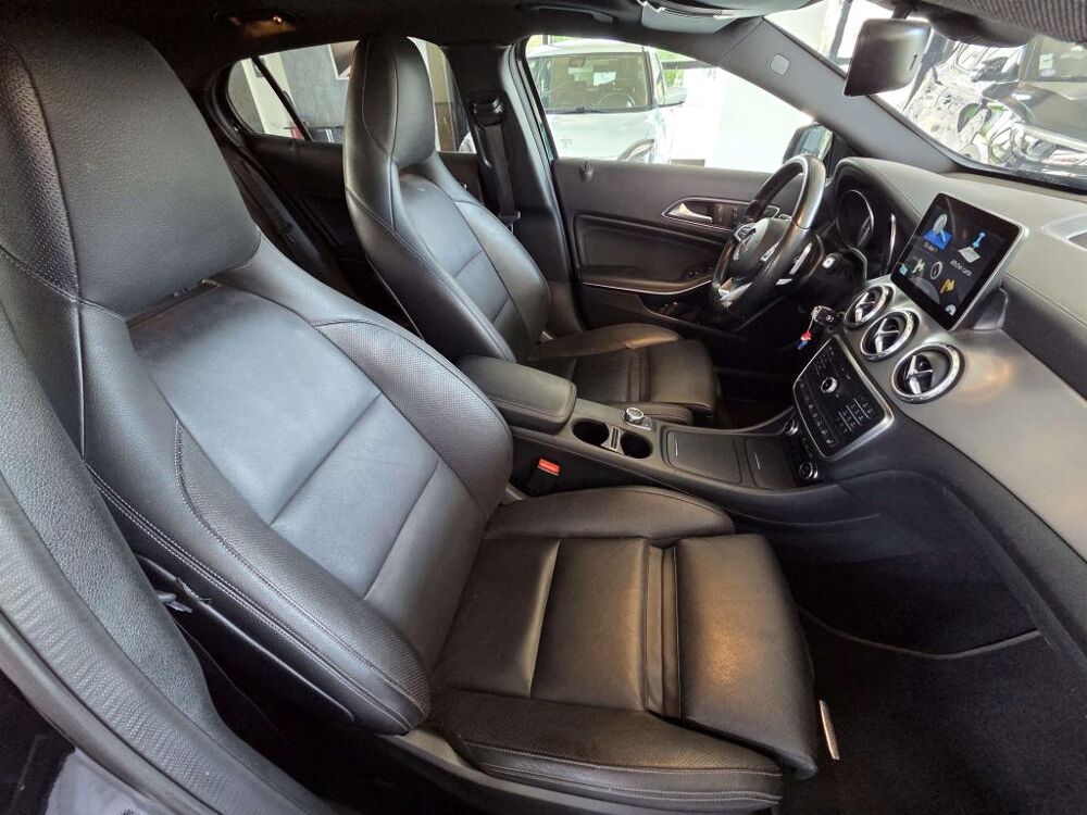 Classe GLA 200 d - BV 7G-DCT - Fascination 4-Matic 2016 occasion 38400 Saint-Martin-d'H&egrave;res
