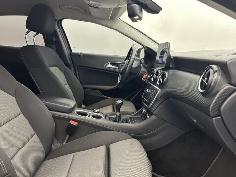 Classe GLA 200 d 136ch - INSPIRATION Phase 2 - GARANTIE 12 MOIS 2017 occasion 33130 B&egrave;gles