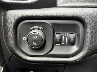 RAM 1500 CREW CAB SPORT BLACK PACKAGE 2025 occasion 91830 Le Coudray-Montceaux