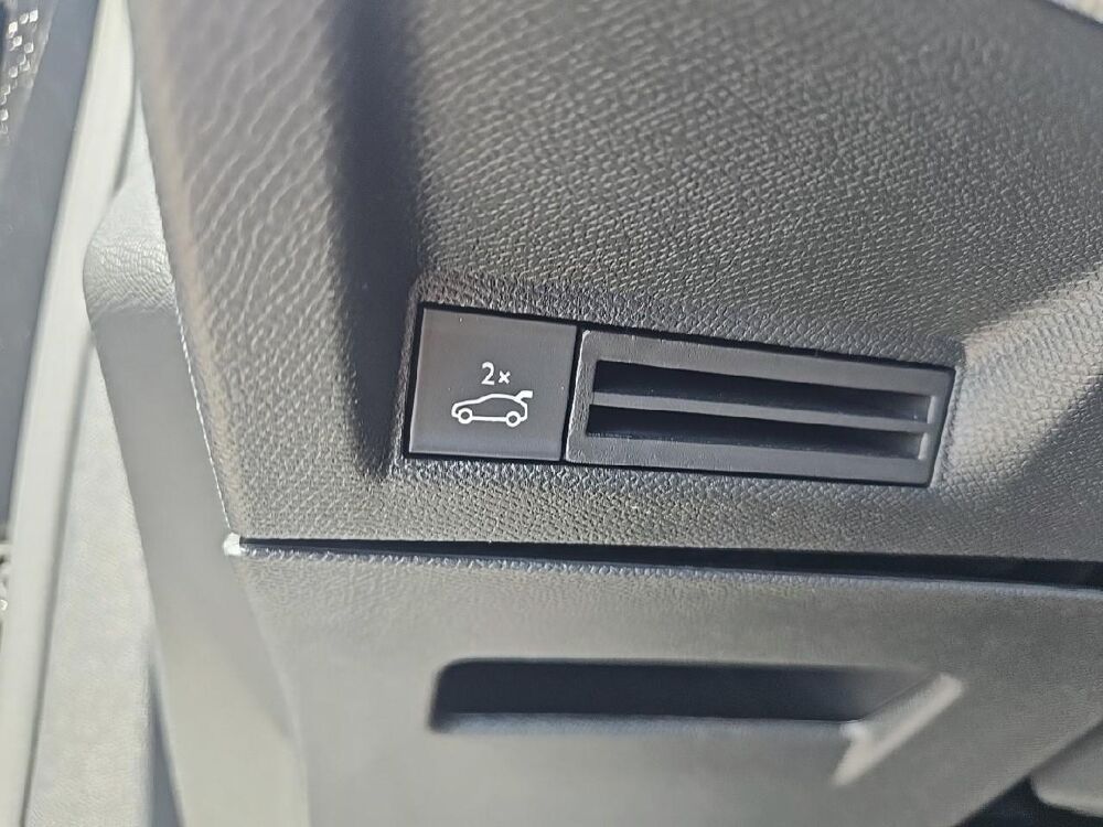 3008 1.2 hybrid 145 gt e-dcs6 2026 occasion 85150 Les Achards