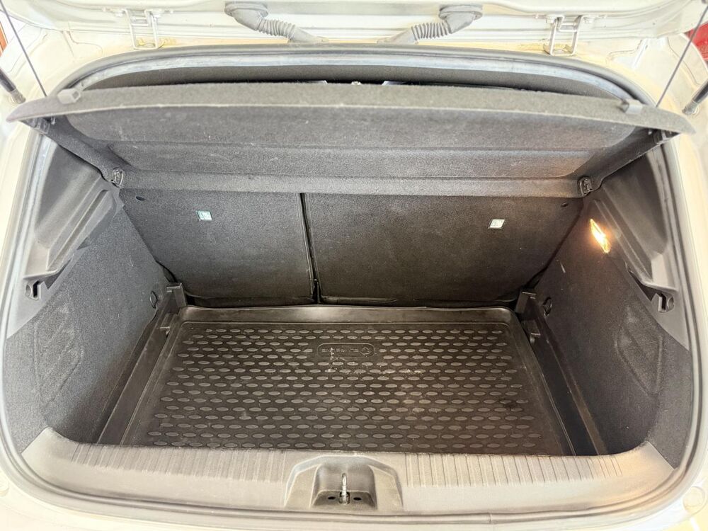 Clio 1.5 BLUEDCI 115CH INTENS GARANTIE 12 MOIS 2019 occasion 16000 Angoul&ecirc;me