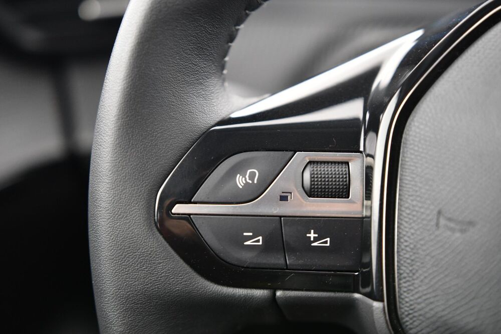 208 50 kWh 136ch Active occasion 17130 Montendre