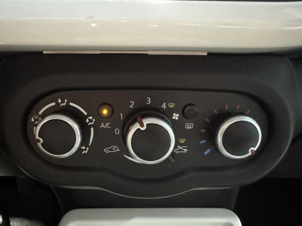 Twingo 0.9TCe Intens - 90 - CLIMATISATION - REGULATEUR - BLUETOOTH 2016 occasion 25300 Pontarlier