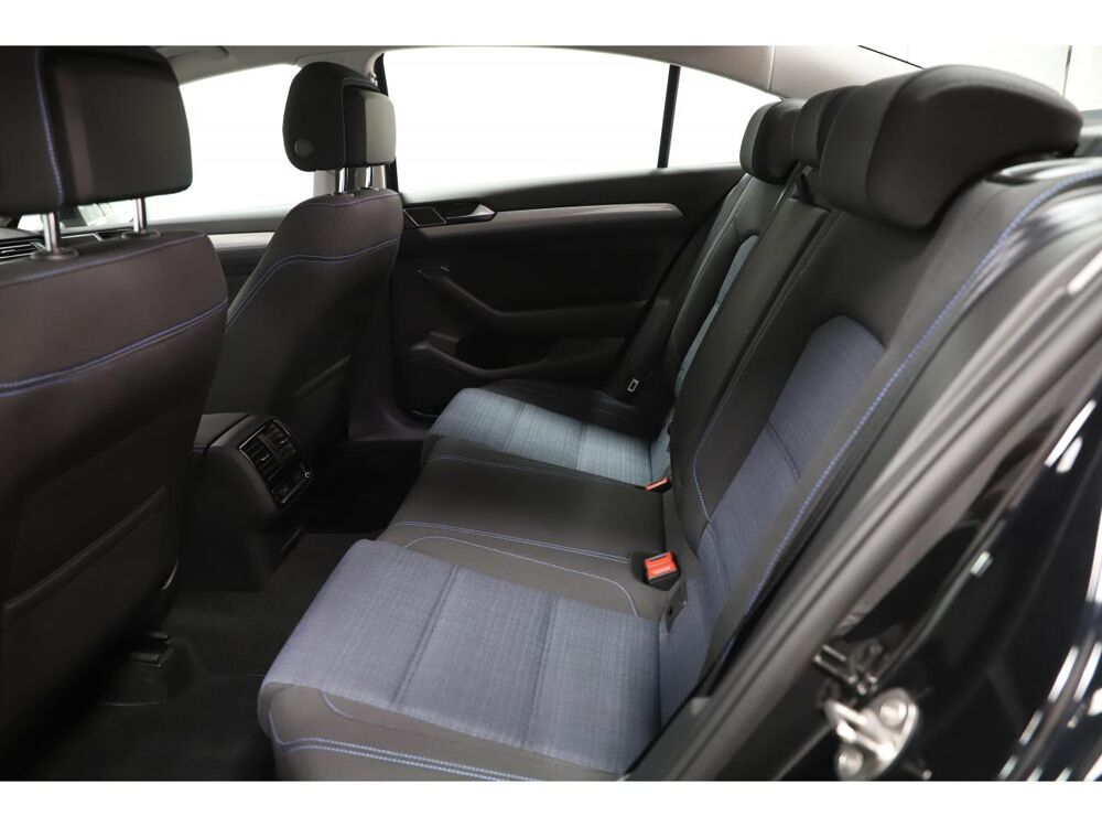Passat VIII GTE 1.4 TSI 218 Hybrid DSG 6 2020 occasion 06550 La Roquette-sur-Siagne