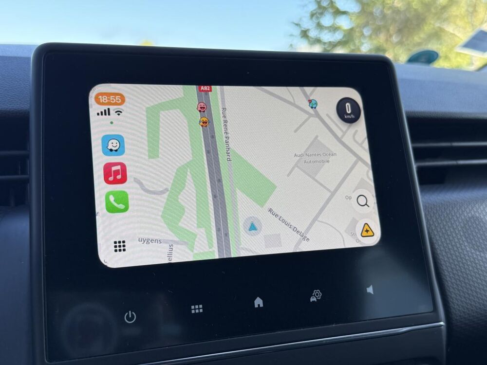 Clio V BUSINESS SCE 65ch **APPLE CARPLAY ET ANDROID AUTO** 2021 occasion 44700 Orvault