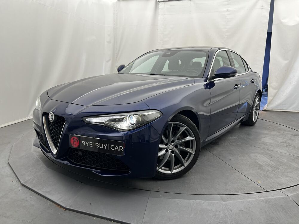 Giulia 2.2 JTDM 180 cv Lusso BVA8 DISTRI OK / Toit ouvrant 2017 occasion 33130 B&egrave;gles