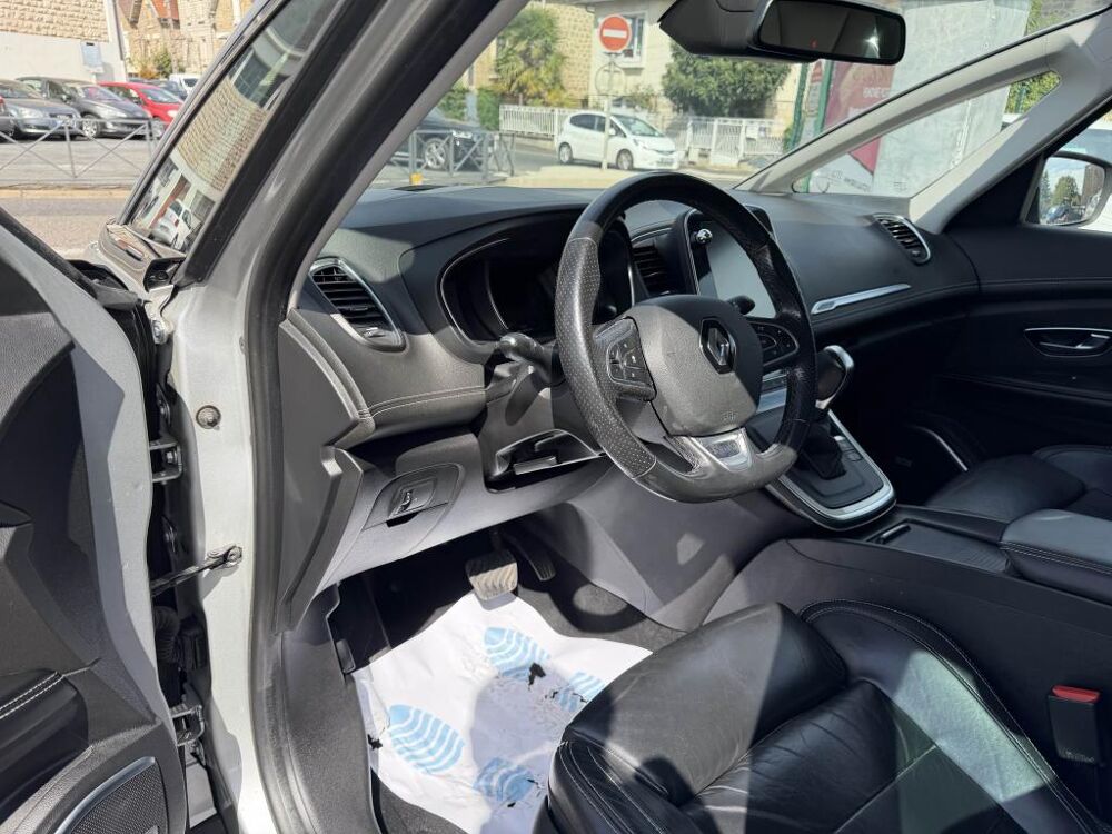 Sc&eacute;nic 1.6 Energy dCi - 160 Bva 7pl Initiale Paris gps + clim + cam 2018 occasion 19100 Brive-la-Gaillarde