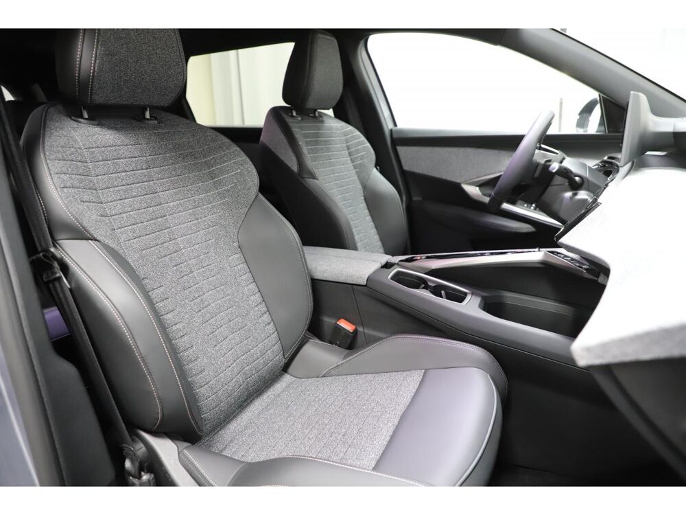 5008 Allure 1.2 Hybrid 145 e-DCS6 7 Places 2025 occasion 06550 La Roquette-sur-Siagne