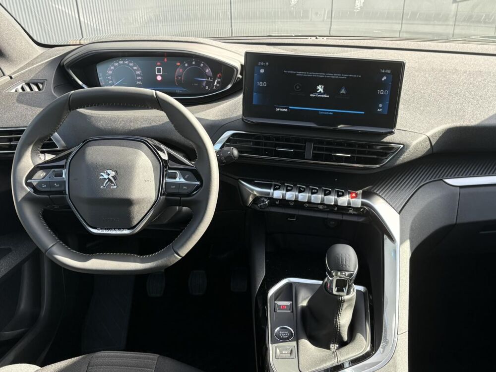 3008 PureTech 130 Active Pack avec GPS 10\', Cam&eacute;ra et Apple Car 2023 occasion 35300 Foug&egrave;res