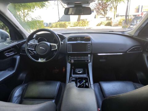 F-PACE 2.0 D - 180 - BVA - Stop/Start Prestige 2017 occasion 77185 Lognes