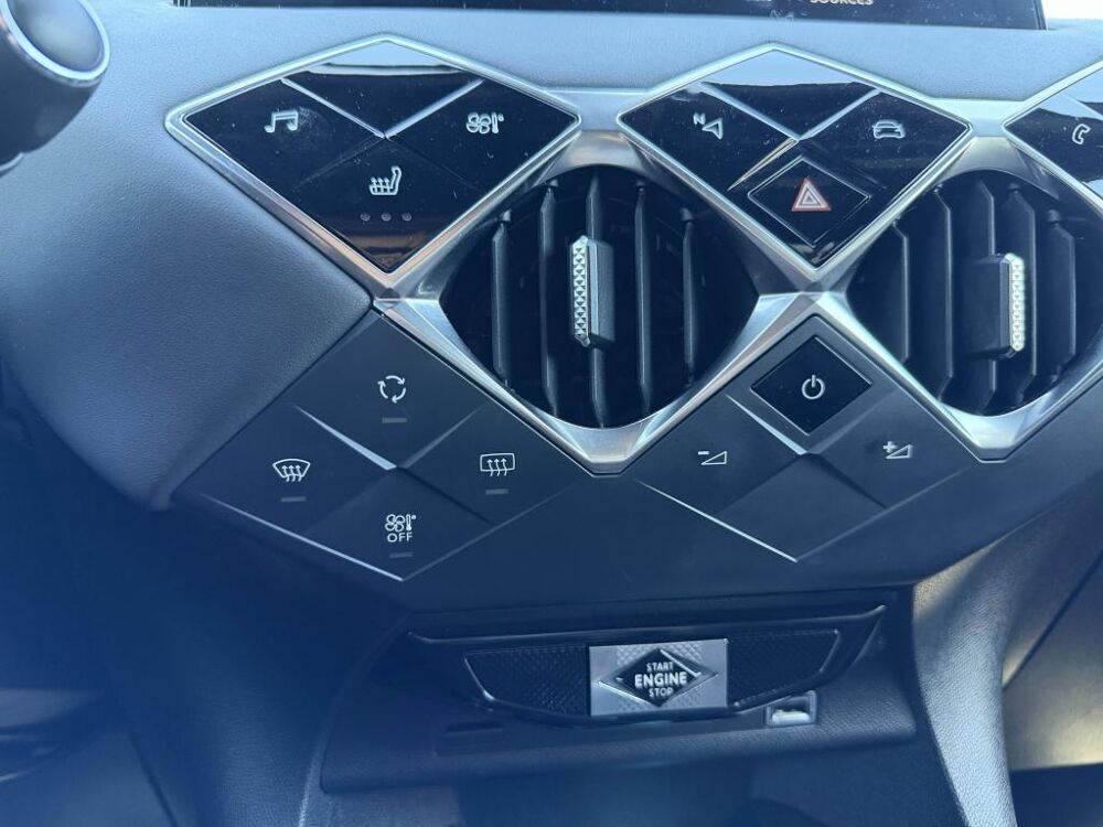 DS3 GRAND CHIC OPERA - 155CH - CAM 360 - SIEGES CHAUFFANTS - CAR 2019 occasion 13760 Saint-Cannat