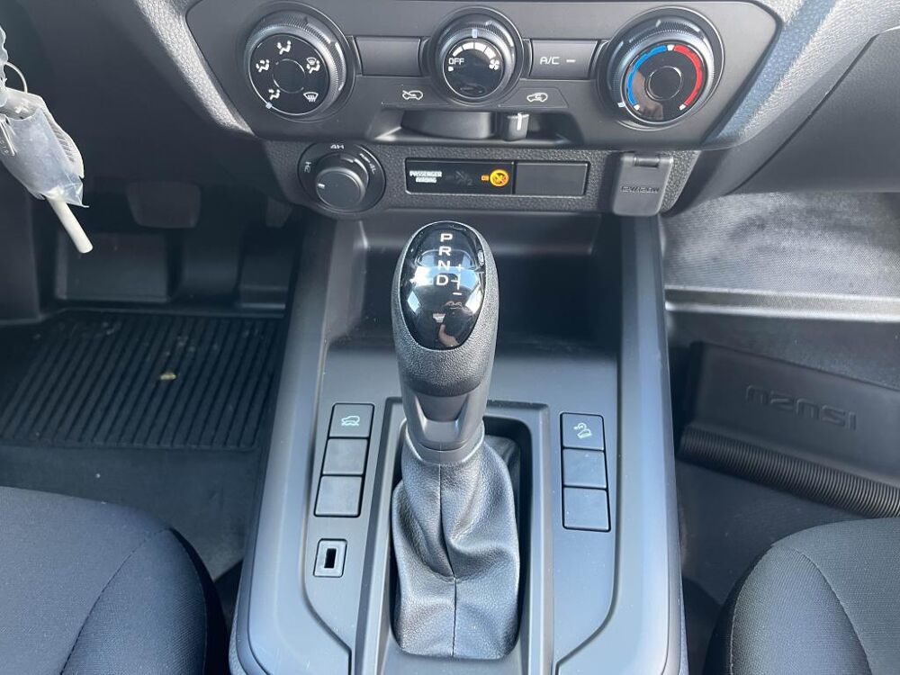 D-Max SINGLE B-STRONG 2.2 DMS A/T 4x4 MY2026 Euro6e-bis SPLASH WHI 2026 occasion 44700 Orvault