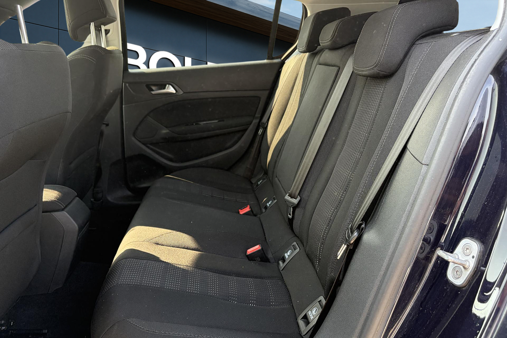 308 II 1.2 PURETECH 130 ALLURE ? GPS ? CAM&Eacute;RA ? PARK ASSIST 2017 occasion 78760 Jouars-Pontchartrain