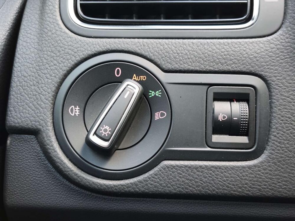 Polo 1.4 TDI BlueMotion - 90 - BV DSG 7 V 6R Lounge PHASE 2 2015 occasion 77185 Lognes