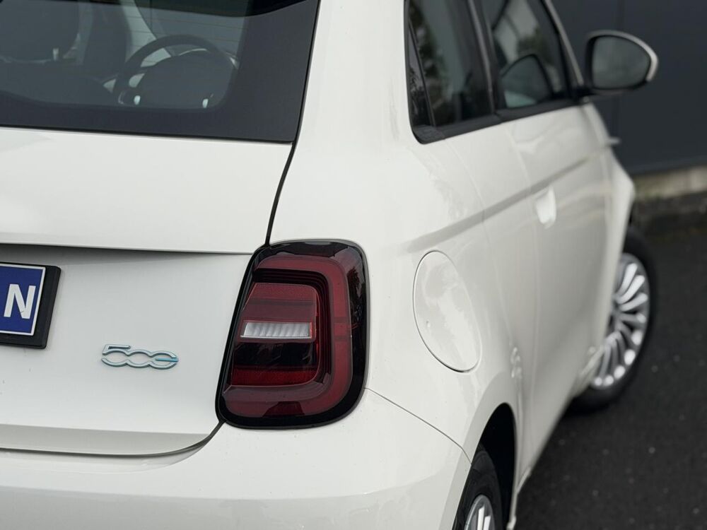 500 Electrique 3+1 95ch 23.8kWh Icone - Test SOH +95% 2024 occasion 35300 Foug&egrave;res