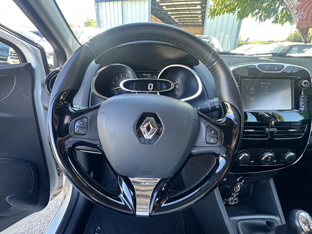 Clio 1.5 dCi 90CH ZEN - COURROIE NEUVE - BLUETOOTH - NAV 2015 occasion 13760 Saint-Cannat