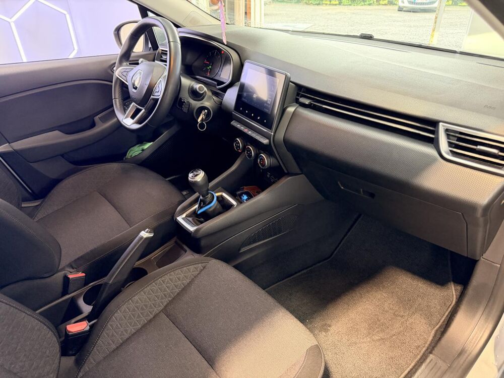 Clio 1.5 BLUEDCI 85CH BUSINESS GARANTIE 12 MOIS 2021 occasion 16000 Angoul&ecirc;me