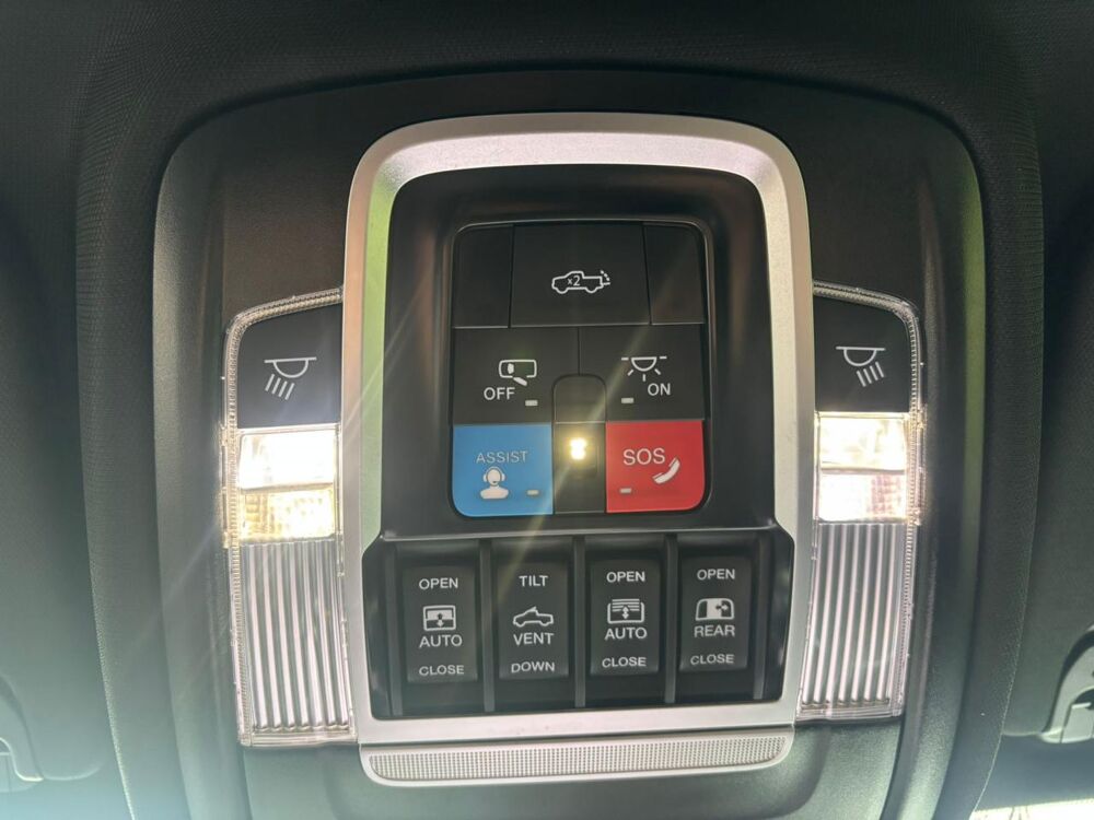 RAM 1500 CREW LIMITED NIGHT EDITION BOX HAYON MULTI 2025 occasion 91830 Le Coudray-Montceaux