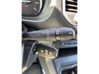 Vivaro TAILLE M (L2) BLUEHDI 120ch PACK BUSINESS 2022 occasion 44700 Orvault