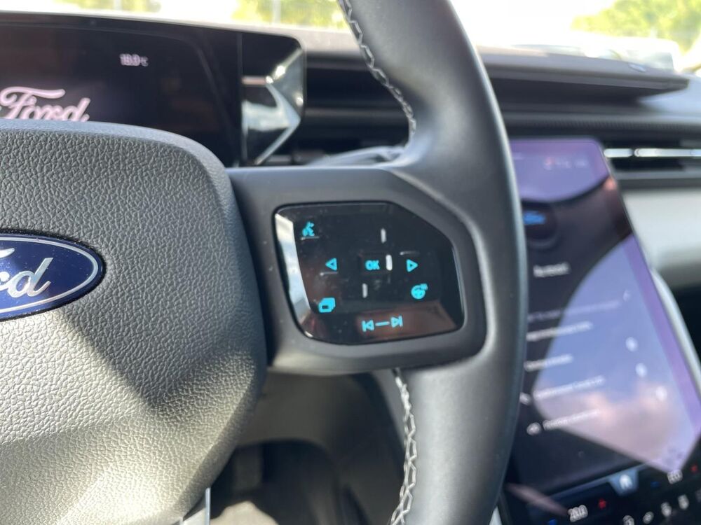 Explorer 170 standard range 77kwh pack premium rwd 2025 occasion 85150 Les Achards