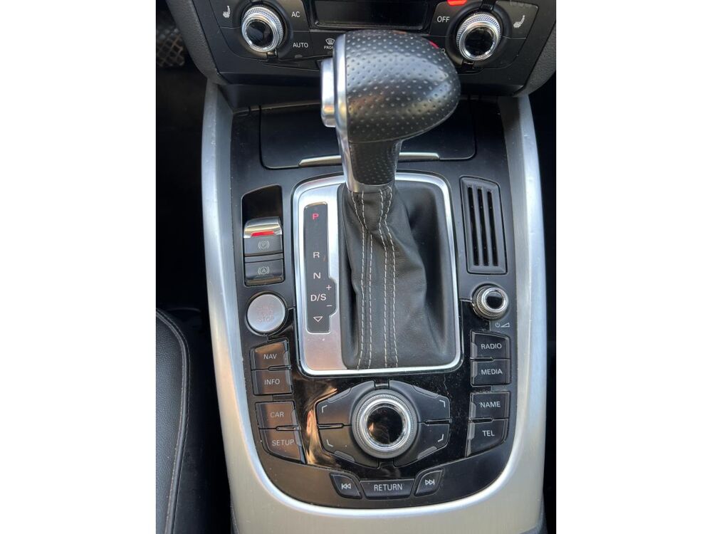 Q5 Quattro 2.0 TDI 177 S-tronic S-Line Carplay Attelage (Suivi 2013 occasion 49070 Beaucouz&eacute;