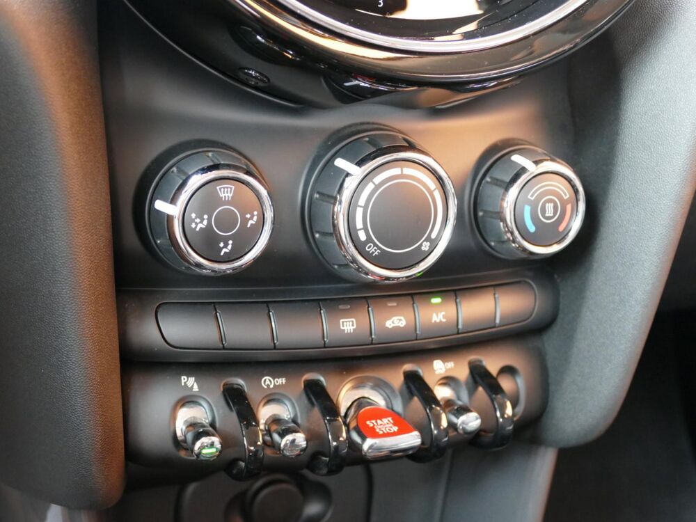 Cooper D III F55 1.5 ONE 102 ESSENTIAL - BV BVA7 & PACK DRIVING 2021 occasion 77090 Coll&eacute;gien