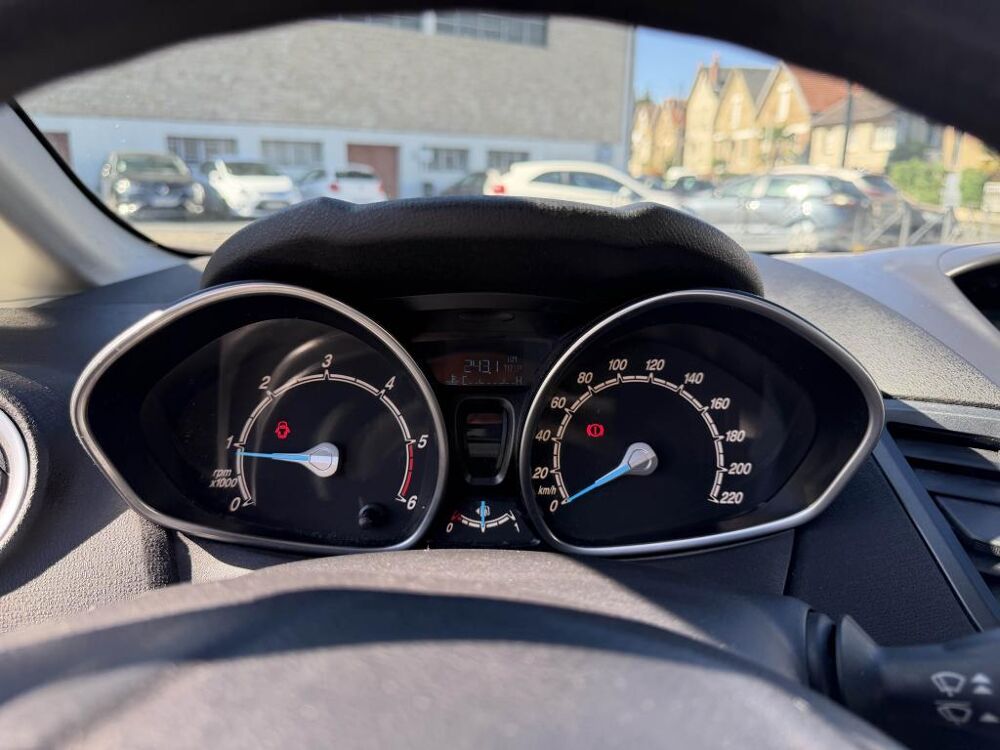 Fiesta 1.5 TDCi - 75 Trend clim + radar AR 2013 occasion 19100 Brive-la-Gaillarde