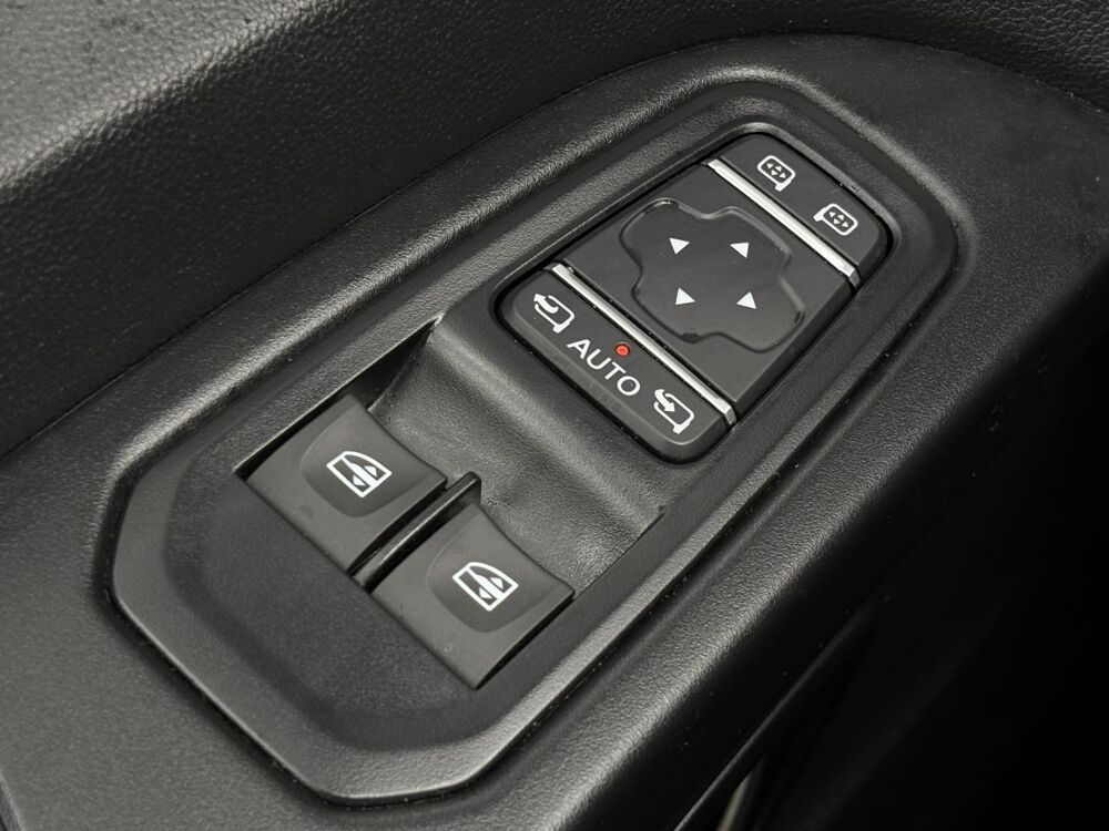 Divers L1 3T 2.0 DCI 150 DCT Tekna - 8 PLACES 2025 occasion 35300 Foug&egrave;res
