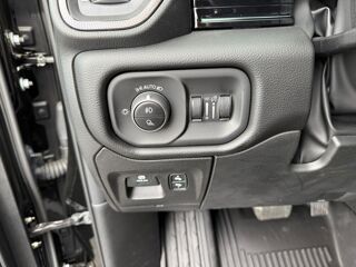 RAM 1500 CREW CAB SPORT NIGHT EDITION V8 2026 occasion 91830 Le Coudray-Montceaux