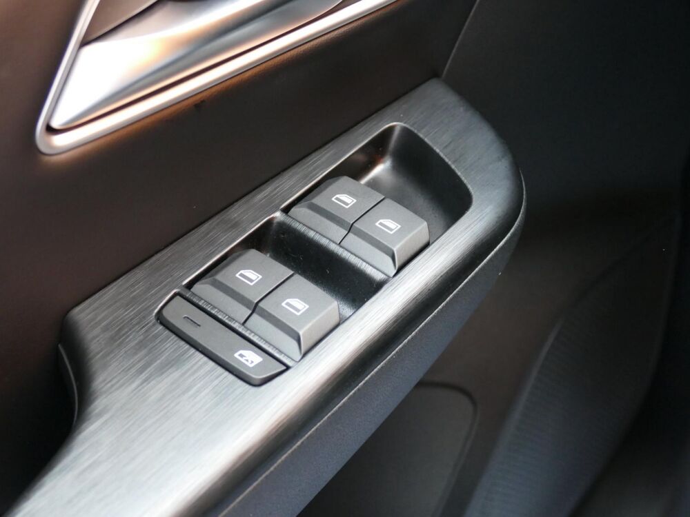 ZS EV II 1.5 HYBRID+ 197 LUXURY - BVA & PACK TO. 2026 occasion 77090 Coll&eacute;gien