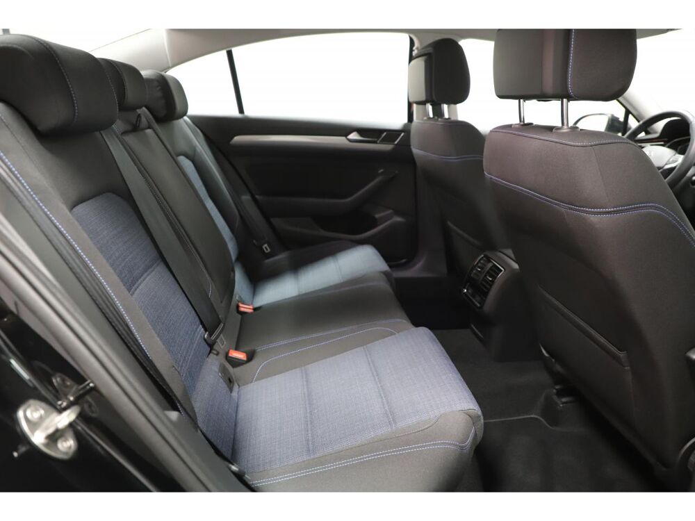 Passat VIII GTE 1.4 TSI 218 Hybrid DSG 6 2020 occasion 06550 La Roquette-sur-Siagne