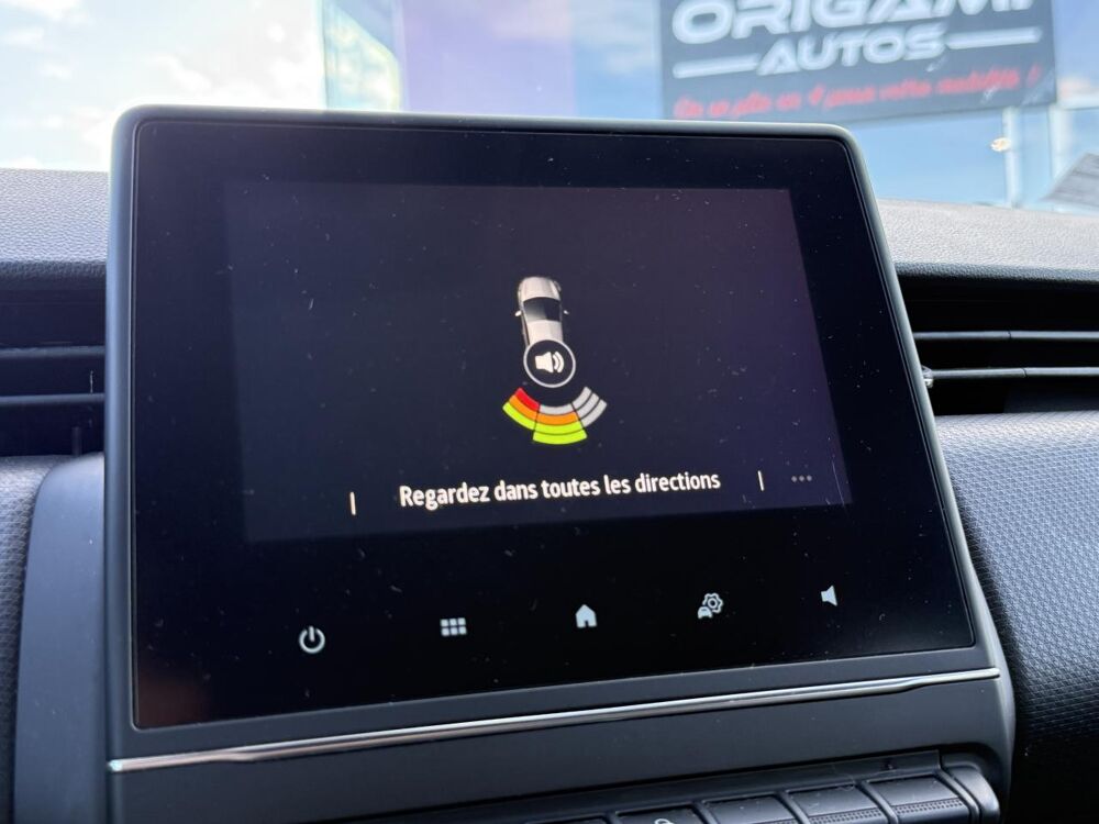 Clio V BUSINESS SCE 65ch **APPLE CARPLAY ET ANDROID AUTO** 2021 occasion 44700 Orvault