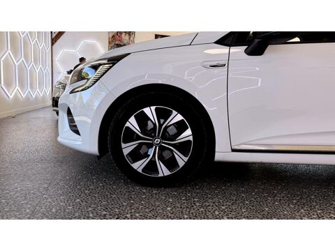Clio 1.5 BLUEDCI 100 CH BUSINESS GARANTIE 12 MOIS 2022 occasion 16000 Angoul&ecirc;me