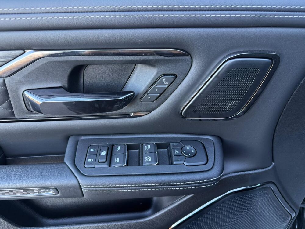 RAM 1500 CREW LIMITED NIGHT EDITION BOX HAYON MULTI V8 5,7L 2026 occasion 91830 Le Coudray-Montceaux