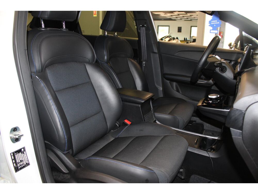 MG4 204 64-2 KWh Luxury Entretien Complet 2023 occasion 59493 Villeneuve-d'Ascq