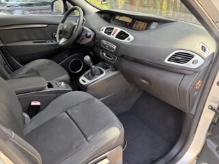 Sc&eacute;nic Grand 1.5 dCi - 105ch - 7places Carminat / distribution, ent 2010 occasion 30260 Orthoux-S&eacute;rignac-Quilhan