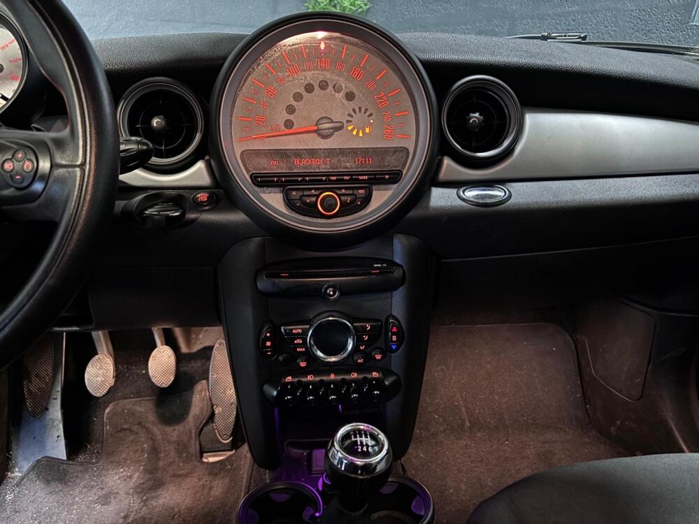 One 1.6i 75CH R56 LCI FINITION - GARANTIE 6 MOIS MINIMUM 2013 occasion 33700 M&eacute;rignac